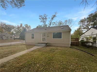 6744 Agnes Avenue, House other with 2 bedrooms, 1 bathrooms and null parking in Kansas City MO | Image 3