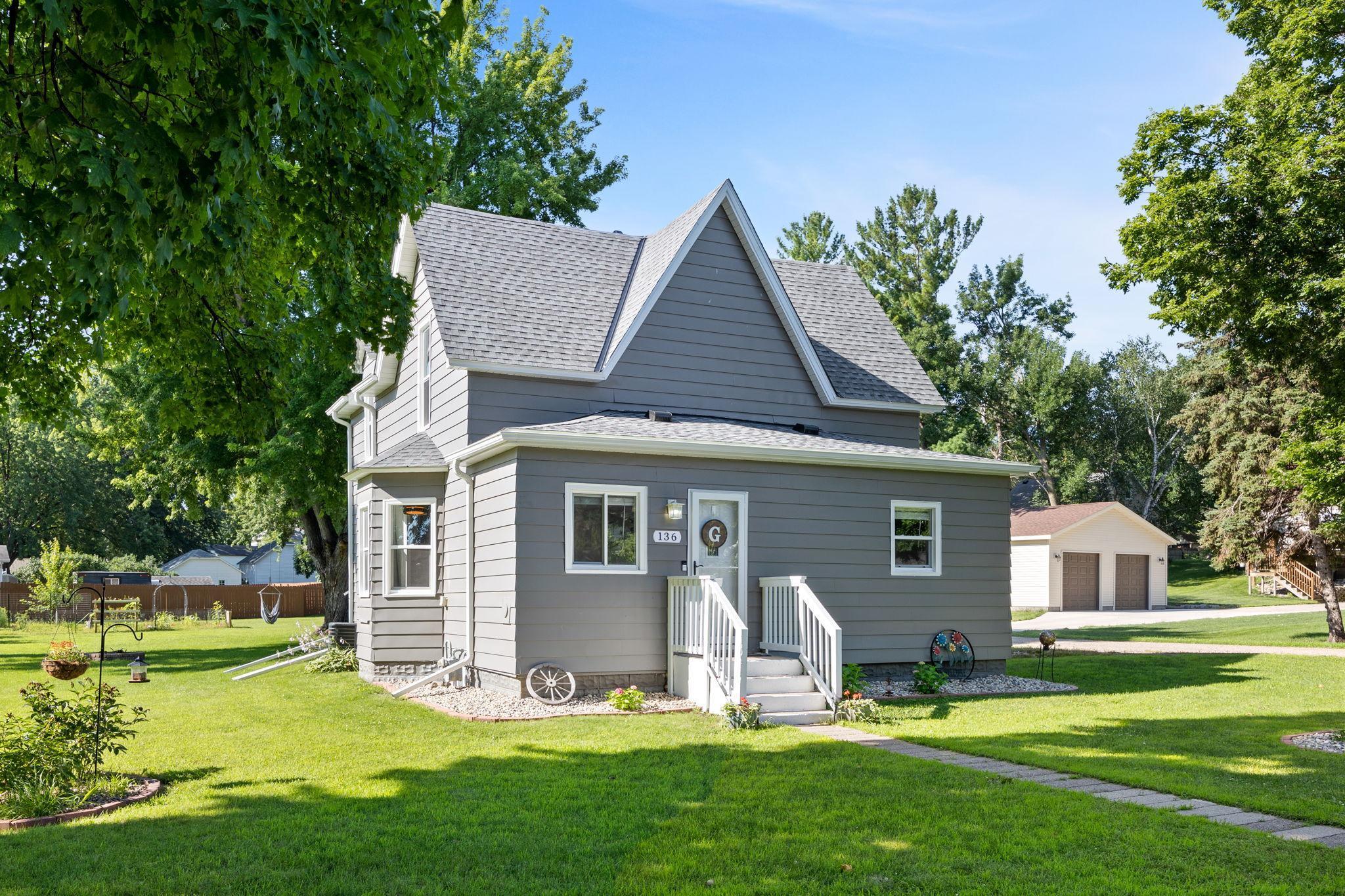 6th Ave, Hutchinson, MN 55350