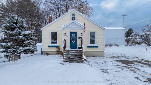 570 Nipissing St, North Bay, ON, P1B4L7 | Card Image