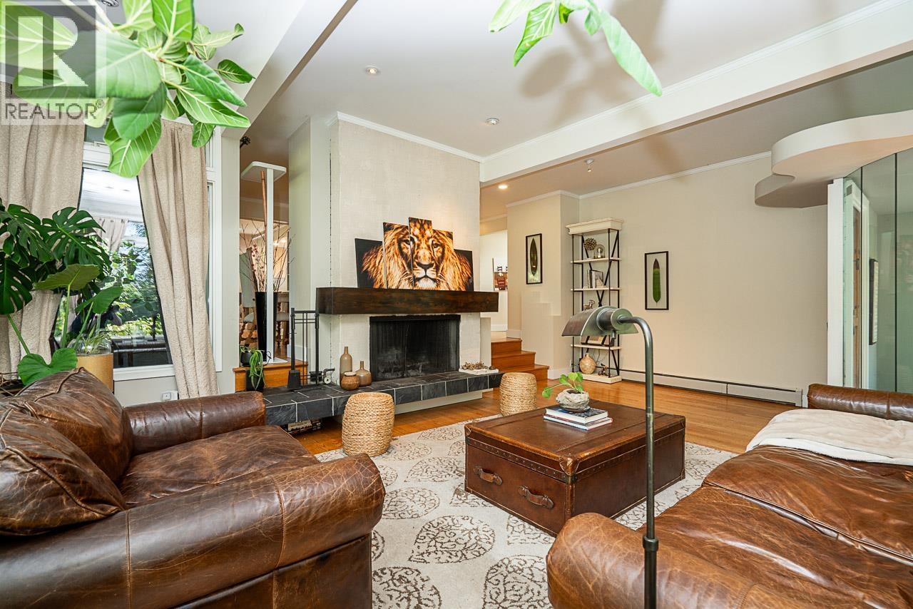 Residential in West Vancouver 4