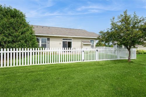 1417 Tower Ln Ne, Cedar Rapids, IA, 52402-7491 | Card Image