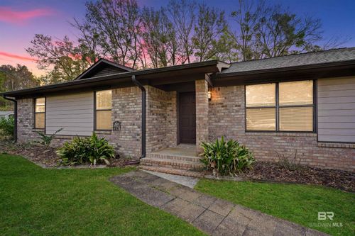 106 Lively Cir, Daphne, AL, 36526-7049 | Card Image