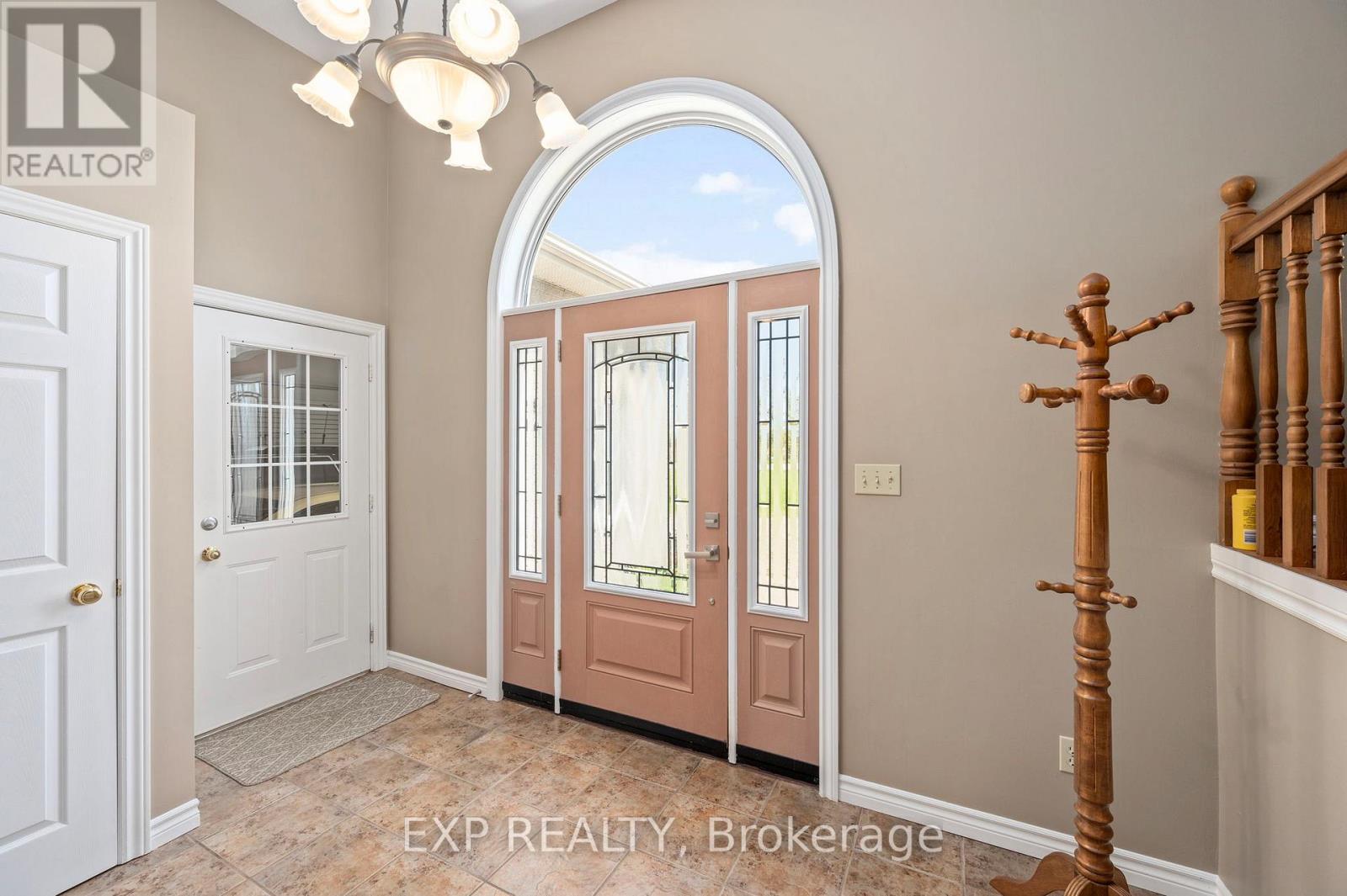 Residential in Southwest Middlesex (Middlemiss) 4