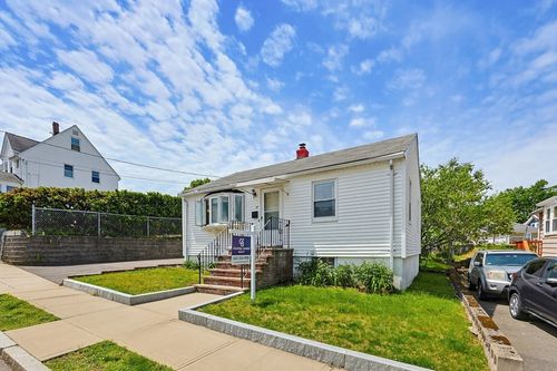 15 Becket St, Quincy, MA, 02171-2513 | Card Image