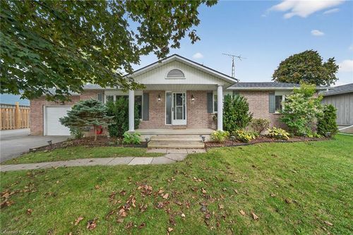 14 Chippewa St W, Haldimand, ON, N0A1E0 | Card Image