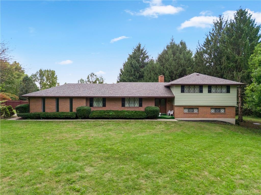 Kingsway Dr, Xenia, OH 45385