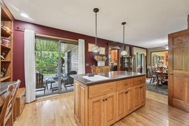 27-web-or-mls-Barnes Ave-0306-027.jpg | Image 15