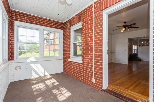 7 Flower St, New Rochelle, NY, 10801-7506 | Card Image