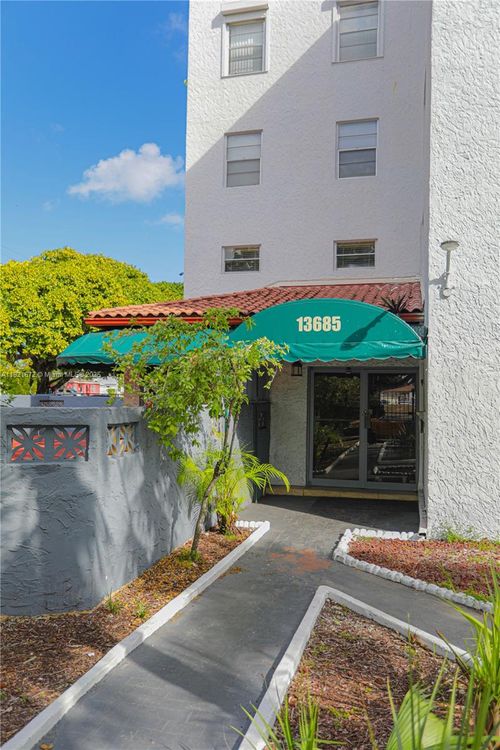 apt-209-13685 Ne 10th Ave, North Miami, FL, 33161-3849 | Card Image