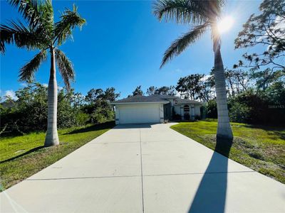 133 Wahoo Drive, House other with 3 bedrooms, 2 bathrooms and null parking in Rotonda West FL | Image 3