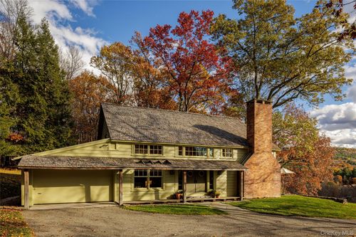 46 Lockrow Rd, Troy, NY, 12180-9656 | Card Image