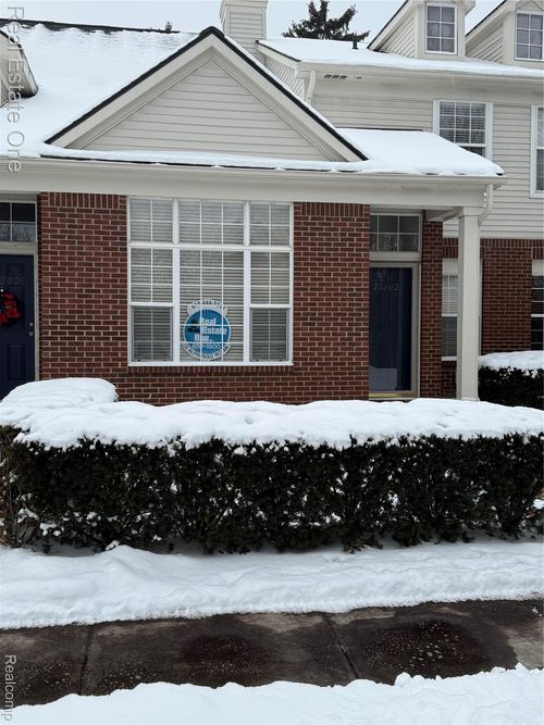 23102 Alexa Dr, Commerce Twp, MI, 48390-5844 | Card Image