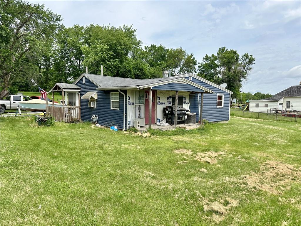 Mable St, Trenton, MO 64683