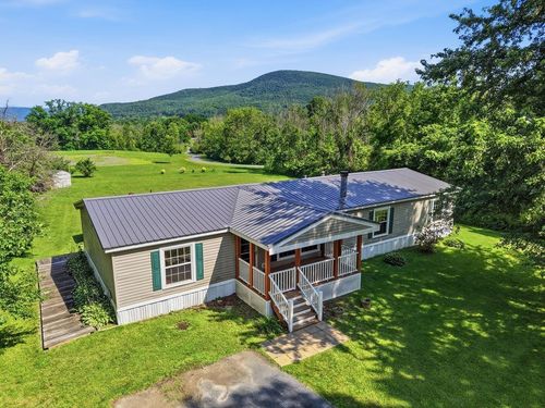 549 Houran Rd, Bennington, VT, 05201-9674 | Card Image