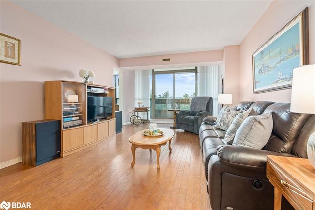 602 - 20 Mcfarlane Dr, House attached with 2 bedrooms, 1 bathrooms and 1 parking in Halton Hills ON | Image 14