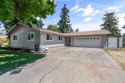 1201 Kelly St, Medford, OR, 97501-3968 | Card Image