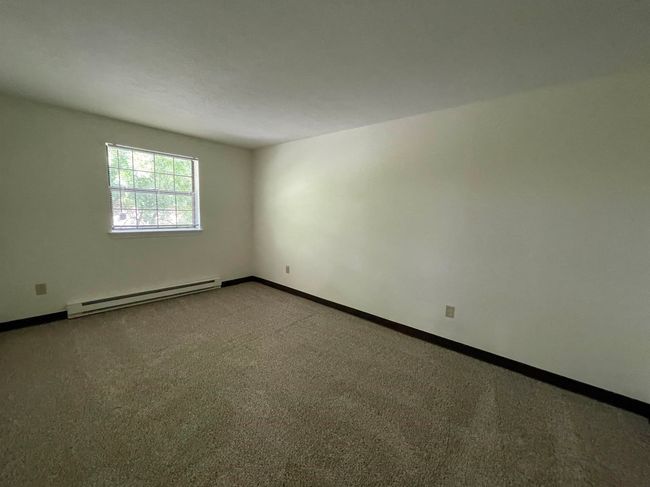 APT-34 - 11 Railroad Ave, Condo with 2 bedrooms, 1 bathrooms and null parking in Derry NH | Image 21