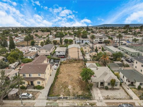 132 E 119th St, Los Angeles, CA, 90061-2430 | Card Image