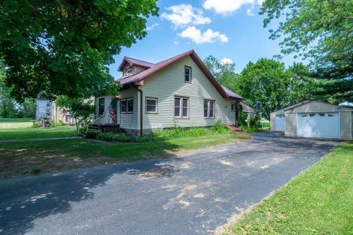 407 S Garfield St, LEAF RIVER, IL, 61047-4514 | Card Image