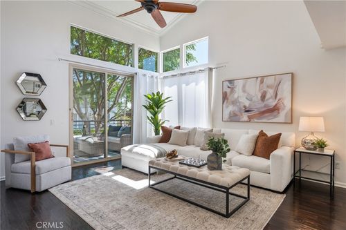 unit-101-5547 Strand, Hawthorne, CA, 90250-1081 | Card Image