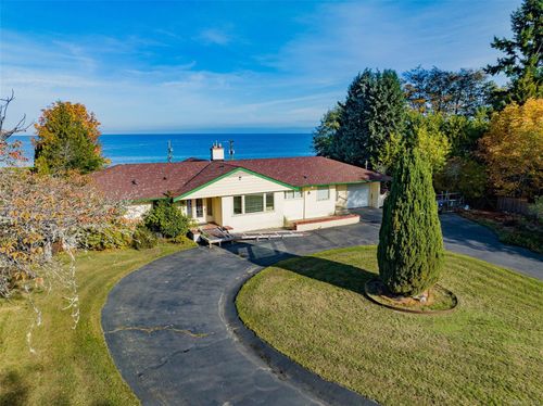 441 Memorial Ave, Qualicum Beach, BC, V9K1G8 | Card Image