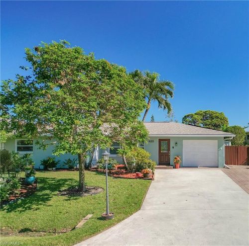 458 W Valley Dr, BONITA SPRINGS, FL, 34134-7313 | Card Image