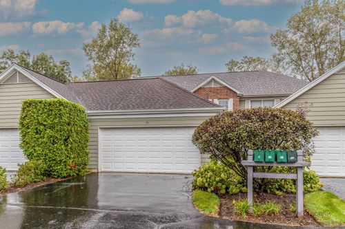 10 New Castle Ln, Lincolnshire, IL, 60069-3435 | Card Image