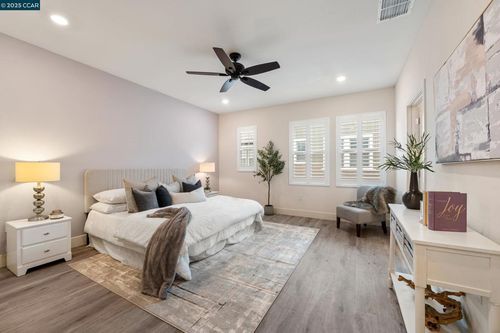 236 Plum Tree St, Livermore, CA, 94551-4984 | Card Image