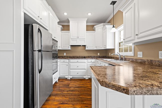 411 W Austin St, House other with 3 bedrooms, 2 bathrooms and null parking in Jefferson TX | Image 11