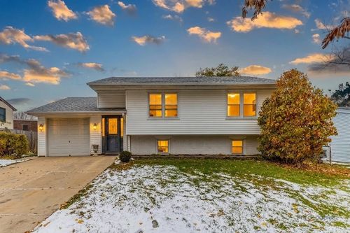 1096 Beechwood Rd, Buffalo Grove, IL, 60089-3213 | Card Image