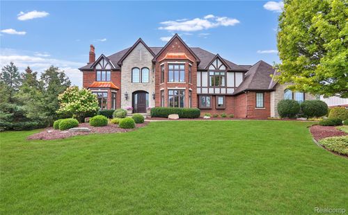 5826 Murfield Dr, Rochester, MI, 48306-2363 | Card Image