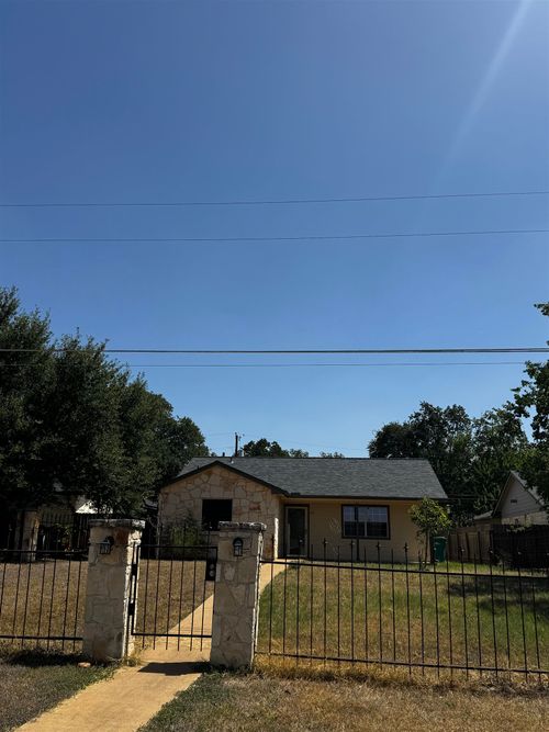 305 Ave R, Marble Falls, TX, 78654-7634 | Card Image