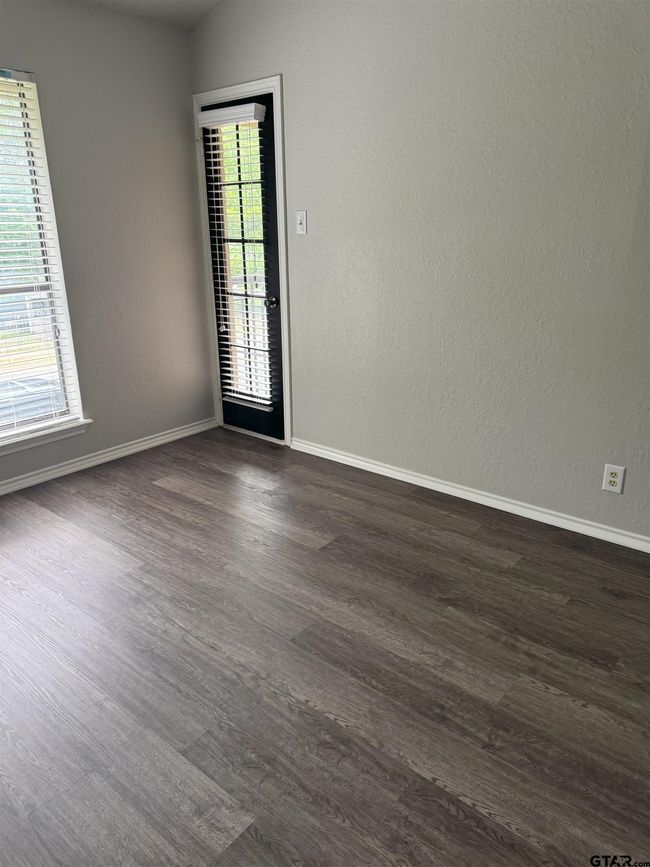 5907 Hollytree Dr, Townhouse with 2 bedrooms, 2 bathrooms and null parking in Tyler TX | Image 26