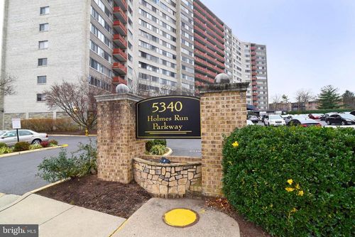 1102-5340 Holmes Run Pkwy, ALEXANDRIA, VA, 22304-2823 | Card Image