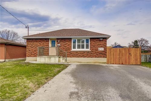6 Lyndhurst St, Brantford, ON, N3S4M3 | Card Image