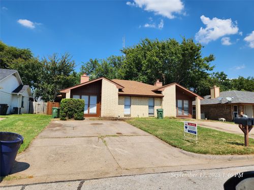 515-517-515 Gibbins Ct, Arlington, TX, 76011-5657 | Card Image