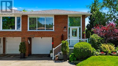 705 Eaglemount Crescent, Mississauga (Erindale), ON, L5C1N8 | Card Image