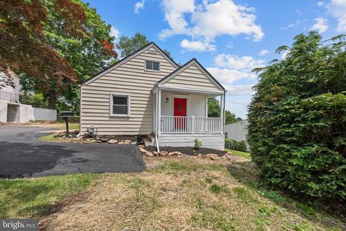 12 Rosalie Ln, ASTON, PA, 19014-2026 | Card Image