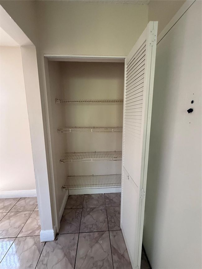 APT-91 - 4216 Inverrary Blvd, Townhouse with 2 bedrooms, 2 bathrooms and null parking in Lauderhill FL | Image 5
