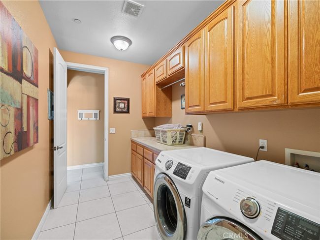 8650 Verbena Rd, House other with 4 bedrooms, 4 bathrooms and 7 parking in Oak Hills CA | Image 26