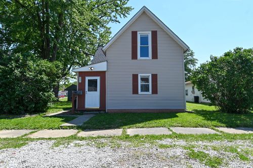 805 S 17th St, Elwood, IN, 46036-2412 | Card Image