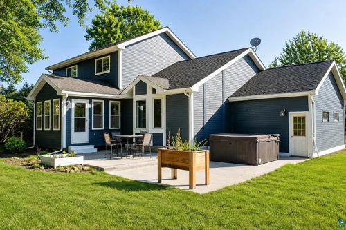 307 E Park Dr, Hibbing, MN, 55746 | Card Image
