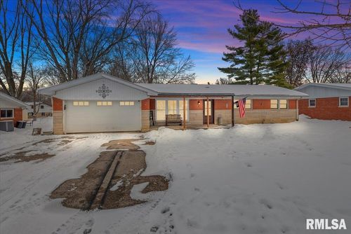 5 Oakwood Dr, Chatham, IL, 62629-9719 | Card Image