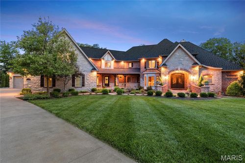 701 Crown Pointe Farms, Defiance, MO, 63341-2028 | Card Image