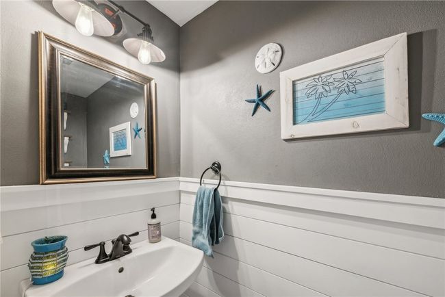 1/2 Bath on Main Floor | Image 16