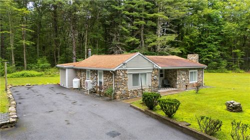 789 Colwell Rd, Burrillville, RI, 02830-1805 | Card Image