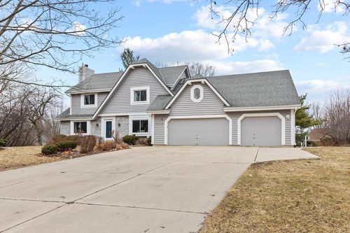 12272 W Morgan Oak Drive, Greenfield, WI, 53228 | Card Image