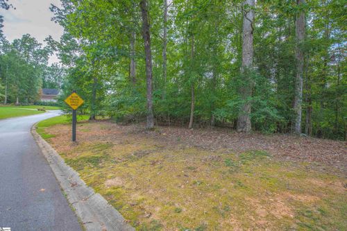225 Yorkswell Ln, Greenville, SC, 29607-4964 | Card Image