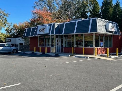 3 Faunce Corner Mall Rd, Dartmouth, MA, 02747-4213 | Card Image