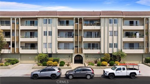 unit-301-420 Redondo Ave, Long Beach, CA, 90814-7494 | Card Image